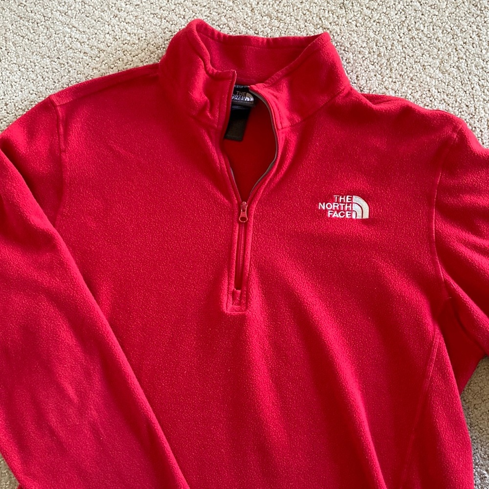 North Face fleece quarter zip pullover. Good condition!